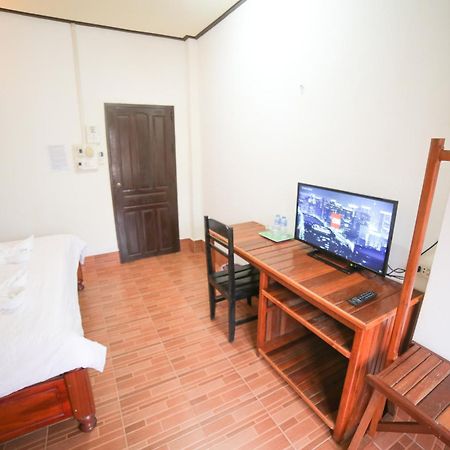 เมเล เกสต์เฮ้าส์ Hotel วังเวียง ภายนอก รูปภาพ