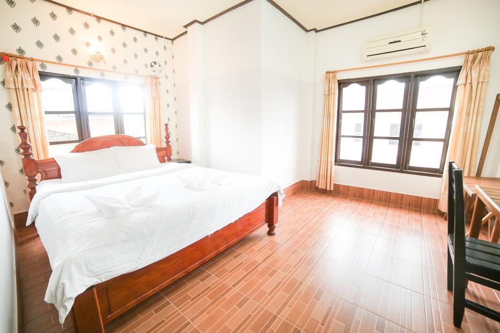 เมเล เกสต์เฮ้าส์ Hotel วังเวียง ภายนอก รูปภาพ