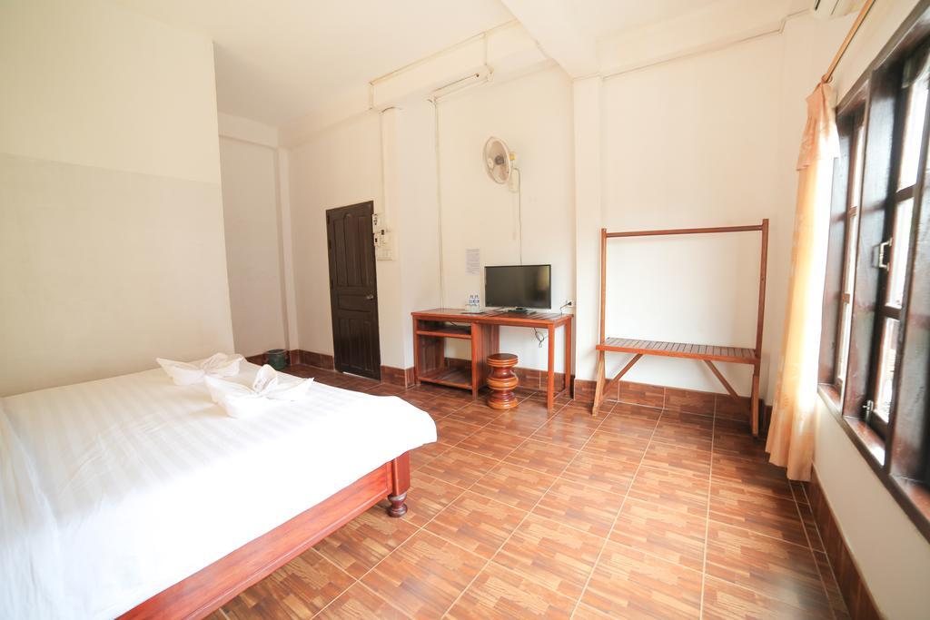 เมเล เกสต์เฮ้าส์ Hotel วังเวียง ภายนอก รูปภาพ